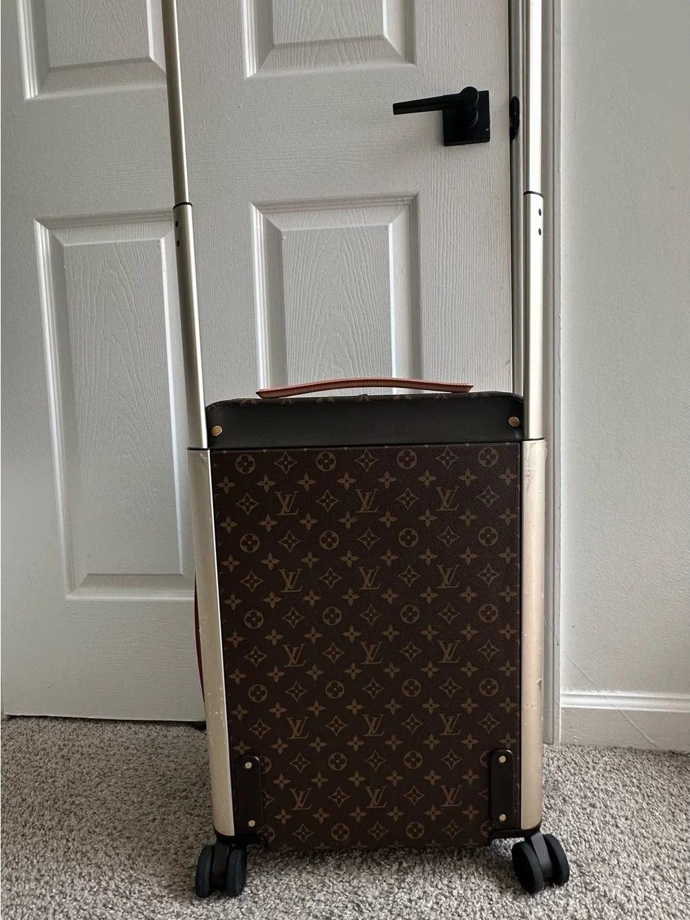 Louis Vuitton Horizon Rolling Carry-On Luggage Monogram Authentic